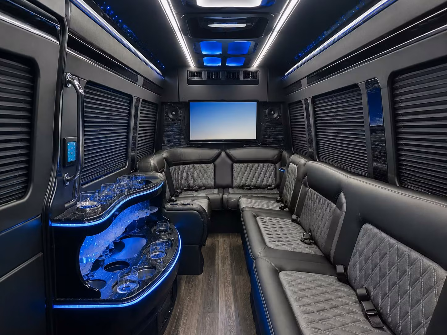 kissimmee field trip bus rentals for zoo and aquarium visits
