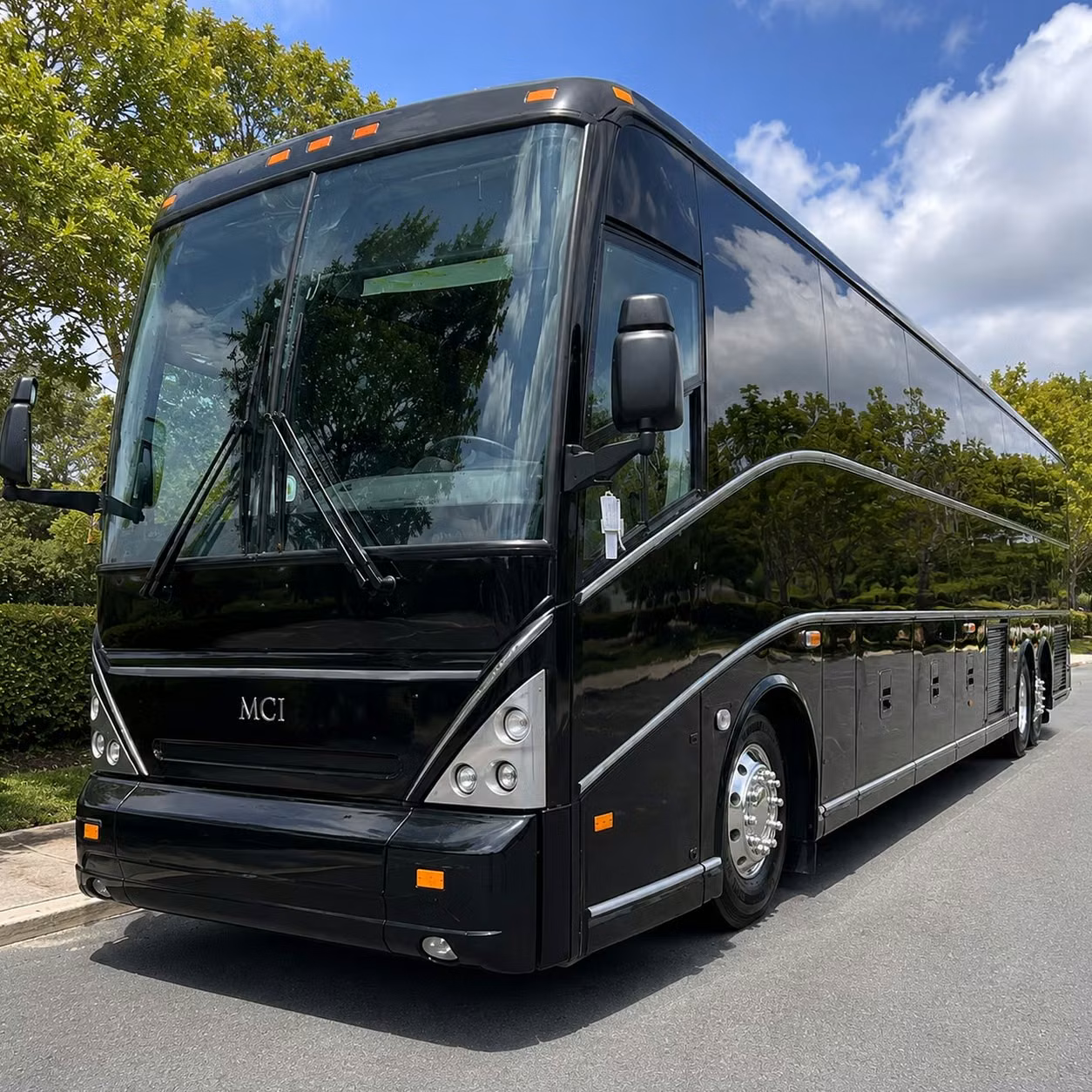 shuttle your team between kissimmee hotels and the gaylord palms convention center
